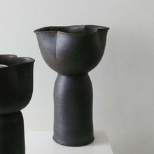 Load image into Gallery viewer, A handmade modern minimalist ceramic lamp by Hong Kong artist Clara, showcased in a local pottery shop. Featuring clean lines and simple design, it complements contemporary home decor. 手工製作的現代簡約陶瓷燈,由香港藝術家Clara設計,線條簡潔,適合現代家居。