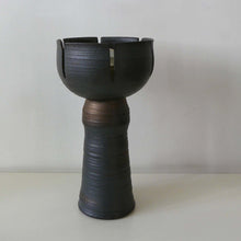 Load image into Gallery viewer, A handmade modern minimalist ceramic lamp by Hong Kong artist Clara, showcased in a local pottery shop. Featuring clean lines and simple design, it complements contemporary home decor. 手工製作的現代簡約陶瓷燈,由香港藝術家Clara設計,線條簡潔,適合現代家居。