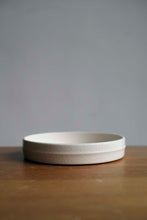 Load image into Gallery viewer, where to buy hong kong best local pottery handmade clc ceramics online shop clara Ceramics handmade Plate 哪裡可以買最好的香港本地手工陶器 陶瓷網店 clc ceramics 陶瓷網上商店 clara ceramics 現代 簡約 北歐風設計 平底陶瓷碟