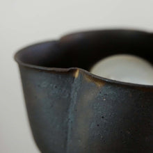 Load image into Gallery viewer, A handmade modern minimalist ceramic lamp by Hong Kong artist Clara, showcased in a local pottery shop. Featuring clean lines and simple design, it complements contemporary home decor. 手工製作的現代簡約陶瓷燈,由香港藝術家Clara設計,線條簡潔,適合現代家居。
