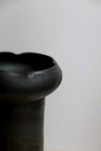 Load image into Gallery viewer, clc clara ceramics pottery Hong Kong Handmade vase