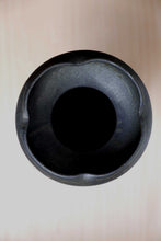 Load image into Gallery viewer, clc clara ceramics pottery Hong Kong Handmade vase