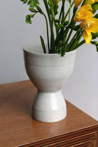 clc clara ceramics pottery Hong Kong Handmade vase white handmade pottery Scandinavian Vasewhere to buy hong kong best local pottery handmade clc ceramics online shop clara ceramics handmade Scandinavian vase 哪裡可以買最好的香港本地手工陶器 陶瓷網店 clc ceramics 陶瓷網上商店 clara ceramics 現代 簡約 北歐風設計 手造陶瓷花瓶